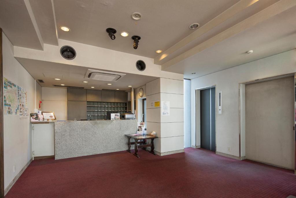 Hotel Plaza Inn Tokushima Bagian luar foto