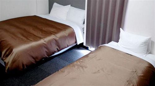 Hotel Plaza Inn Tokushima Bagian luar foto