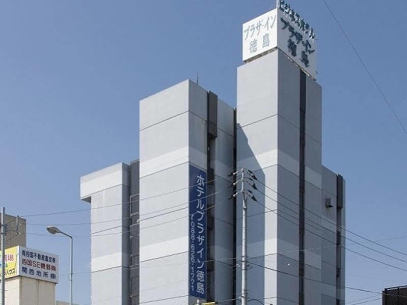 Hotel Plaza Inn Tokushima Bagian luar foto